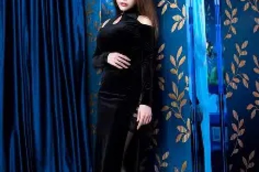 谢娜成都演唱会想看人数超35万艺人跨界为何引争议