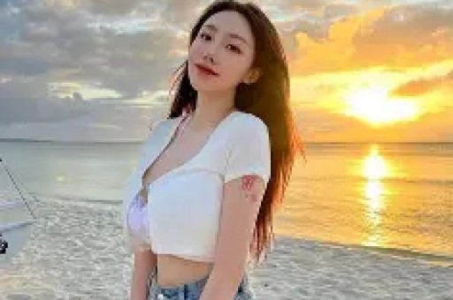 曝王思聪孩子妈出轨！黄一鸣还被60岁大叔包养闪闪生父再遭质疑